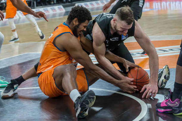 许多球迷表 许多球迷表